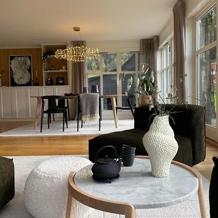 House Semesterbostad
