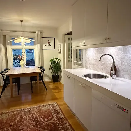 House * Voss